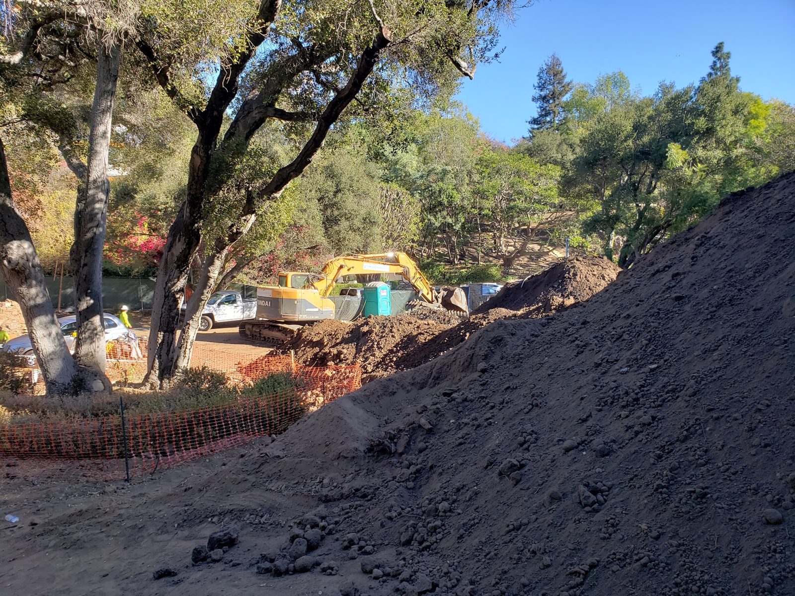 Site grading and excavation on a hillside lot — Boca de Canon custom home build in Brentwood, Los Angeles
