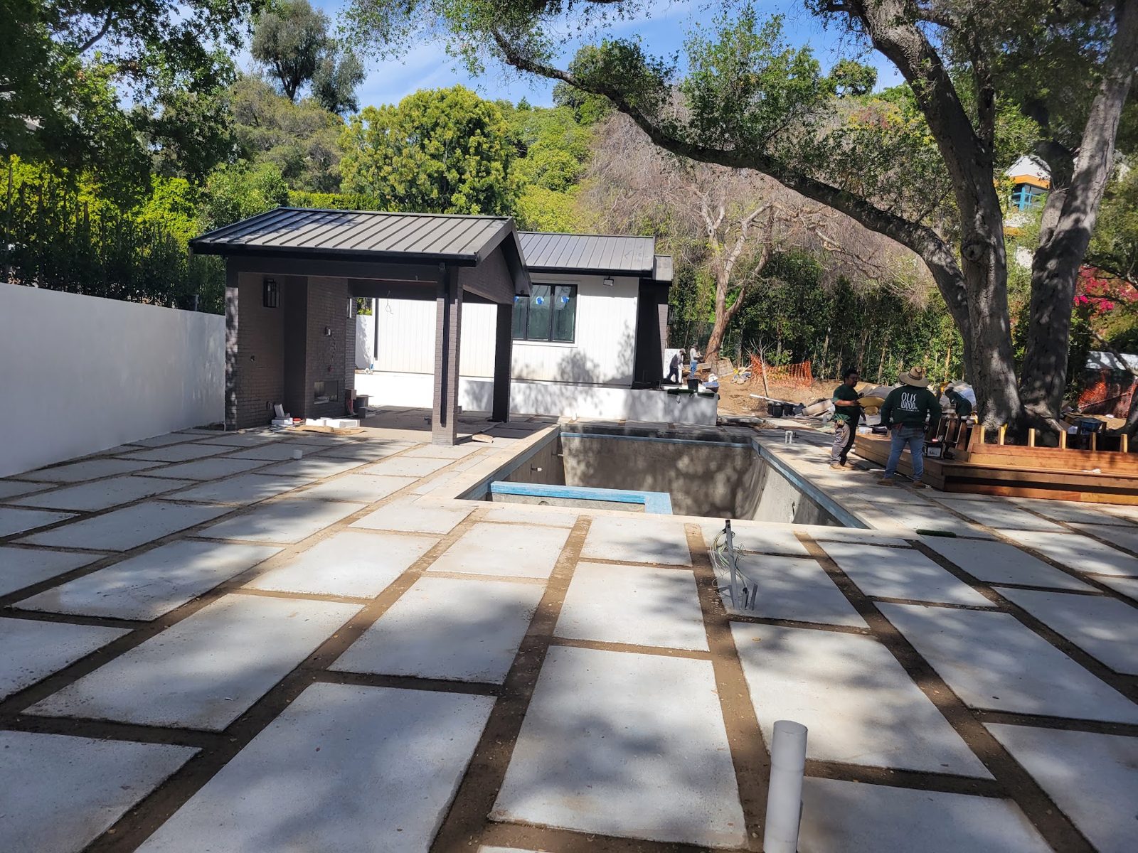 Pool and rear elevation of a modern Los Angeles custom home